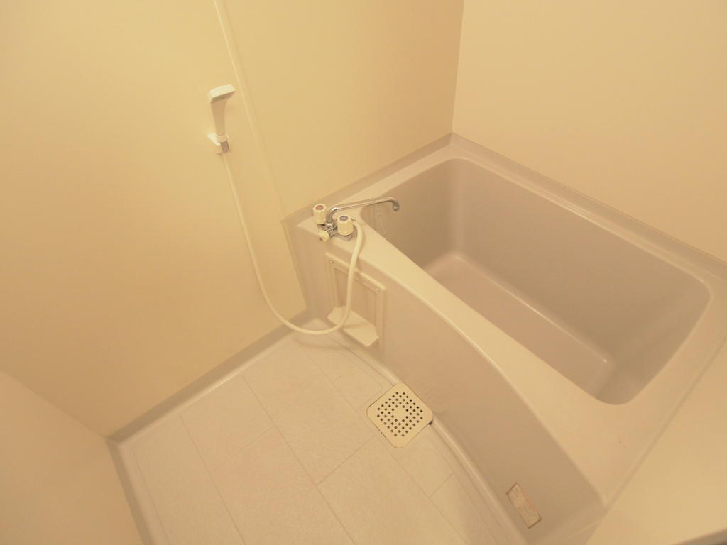 広島市安芸区矢野西４丁目のアパートの浴室