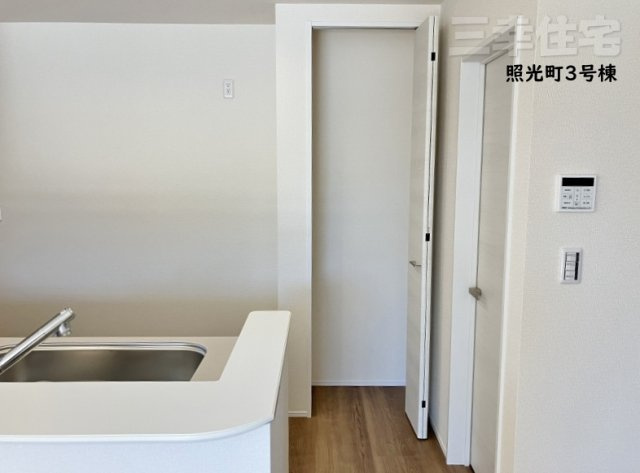 碧南市照光町の前面道路含む現地写真|広い前面道路