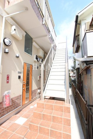 ユナイト三ツ沢ルプレールの杜のエントランス