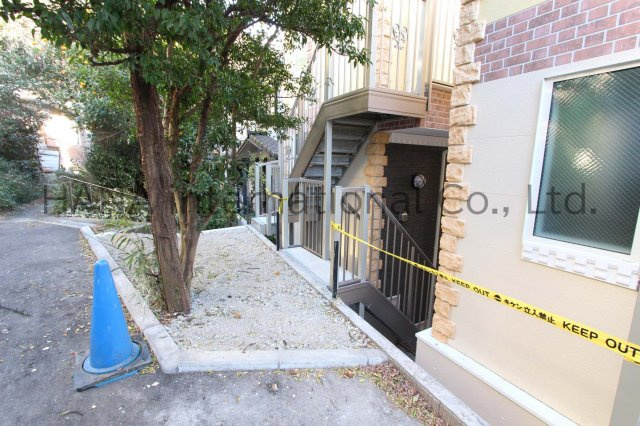 ユナイト根岸ホセカレーラスのエントランス