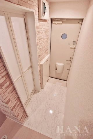 マークエスターの玄関|同タイプ参考写真です。