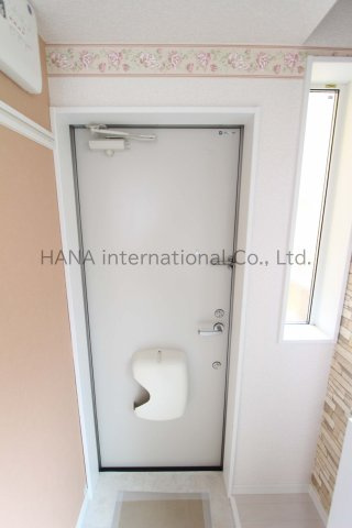 ボブラングレーの玄関|同シリーズ物件の参考写真です。