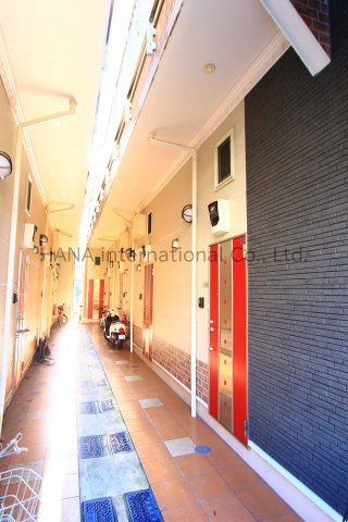 ユナイト上星川バーゼルのエントランス