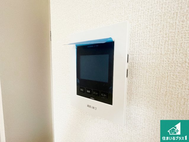 栗東市上鈎　第4期　新築一戸建ての防犯設備|カラーモニターインターホン！声だけでなく来訪者の姿や顔がモニターで確認できるので、小さなお子様がいらっしゃるご家庭でも安心できます！