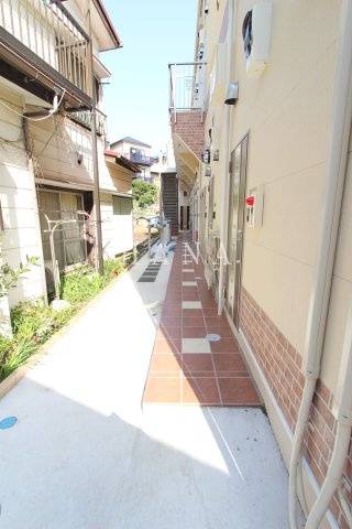 ユナイト黄金町アクトンストリートのエントランス