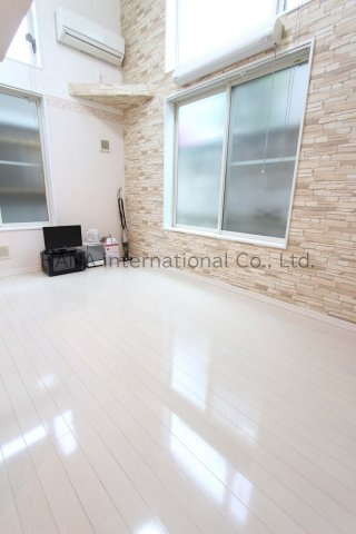 ユナイト芦ケ谷アゾレスの居間・リビング|同シリーズ物件の参考写真です。