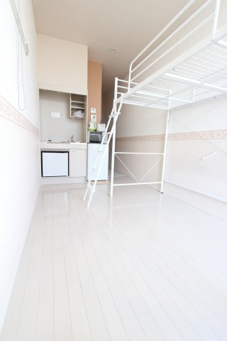 サザンテラス井土ヶ谷の居間・リビング