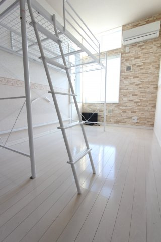 サザンテラス井土ヶ谷の居間・リビング