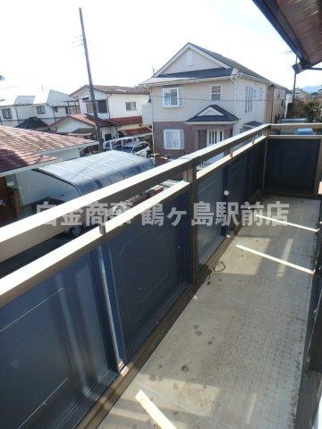 坂戸市鶴舞中古戸建のバルコニー