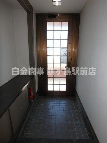坂戸市鶴舞中古戸建の玄関