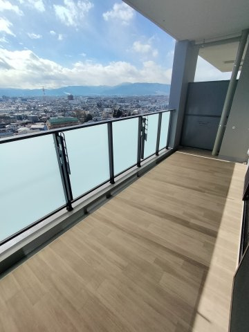 レーベン松本GRIDEのバルコニー