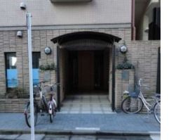 【エントランス】 | DRホームズ東銀座 | 清潔なエントランスです