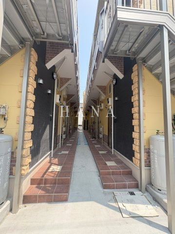 ユナイト塩浜アルベールカミュのエントランス