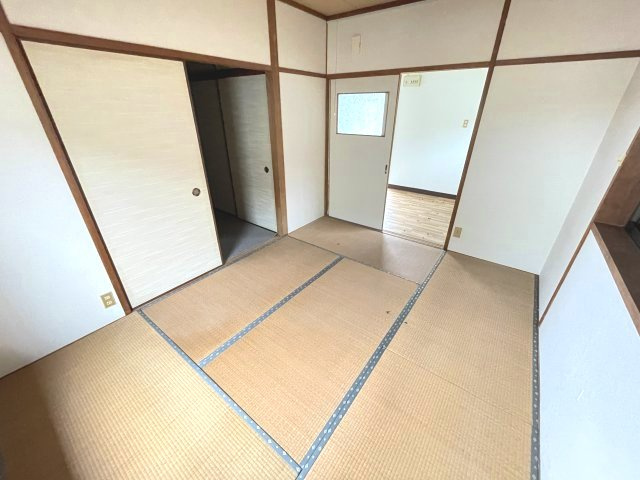 【寝室】 | 広くて明るい寝室
