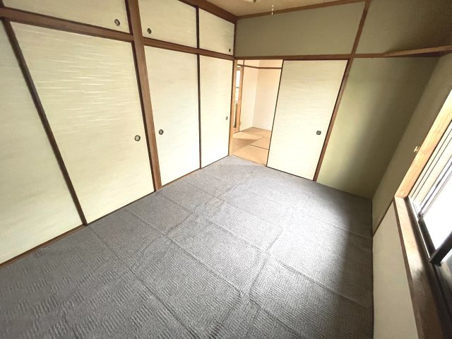 【寝室】 | 広くて明るい寝室