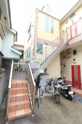 ユナイト 東門前ロベルト・メルルのエントランス