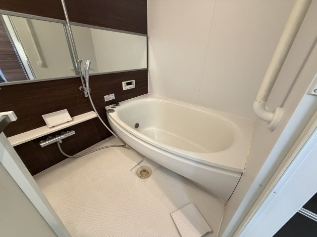 アルファグランデ一之江参番街304号の浴室