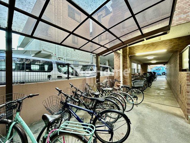 ライオンズマンション東日暮里第2の駐輪場|【自転車置き場】最新の空き状況や費用などの詳細は担当スタッフまでお問い合わせください。