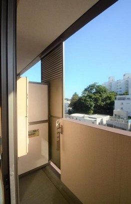 【バルコニー】