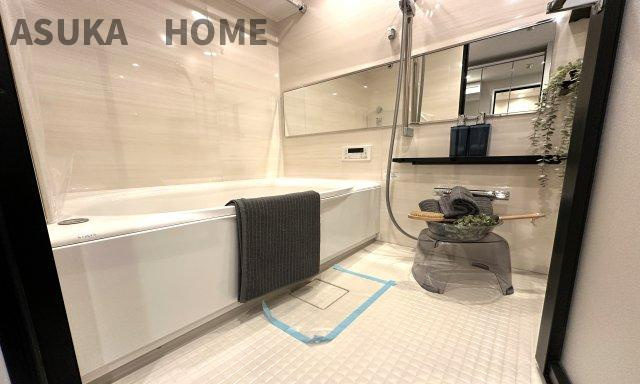 ガーデンプラザ横浜南の外観|エントランスを出て徒歩5分の場所にアーケード横浜橋商店街あり、お買い物便利！