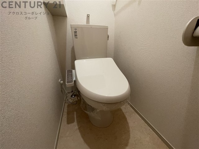 温水洗浄便座機能付きのトイレです♪