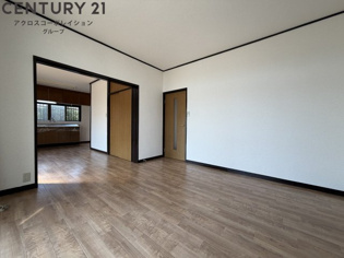 宝梅1丁目戸建の居間