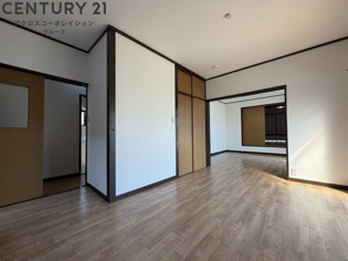 宝梅1丁目戸建の居間