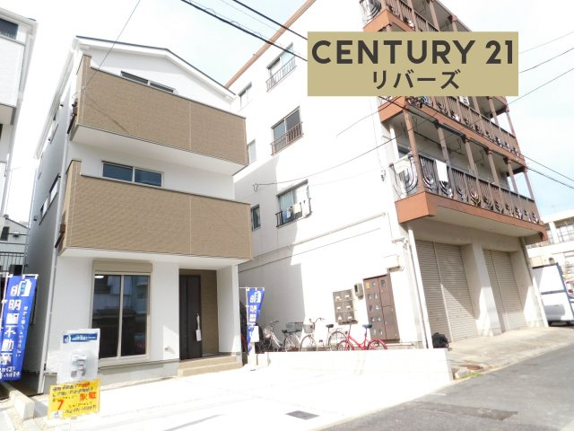 名古屋市瑞穂区雁道町１丁目の新築一戸建の前面道路含む現地写真|☆１号棟☆　　新価格！！いつでも見学出来ます♪（お問合せ当日、平日、水曜、夜間でもＯＫ）　都市型３階建！　広いＬＤＫ１８．２帖！　駐車並列２台ＯＫ　教育施設、スーパーやコンビニ、公園など周辺充実♪