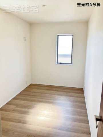 碧南市照光町の洋室|2階に4部屋！お子さんお一人お一人にお部屋があります♪