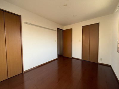 【洗面所】 | パレスガーデンA | 洗髪洗面化粧台で忙しい朝にも寝癖の付いた頭にも優しい☆お化粧するときにも大活躍です♪