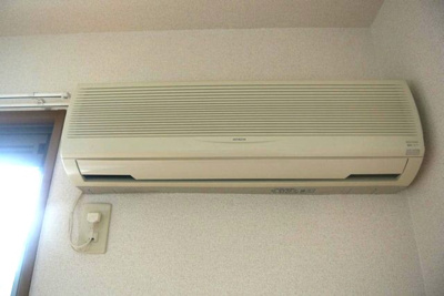 【設備】 | パレスガーデンA | バスルームの浴室暖房乾燥機で外に干せないお洗濯物もすっきり乾きます♪雨の日のお洗濯もバッチリ！