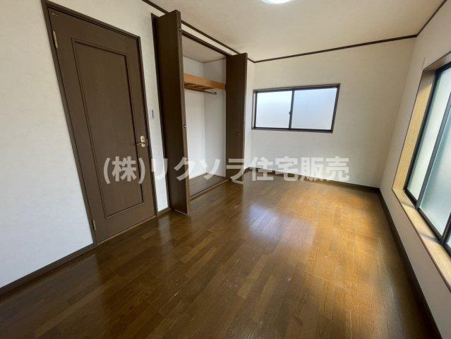 三矢町　中古一戸建ての寝室|洋室7.5帖
■物件内覧・資金計画相談・住宅ローン相談、リフォーム相談、お問合せ受付中■
※当日・翌日のご内覧、ご相談はお電話でのお問合せがスムーズです！