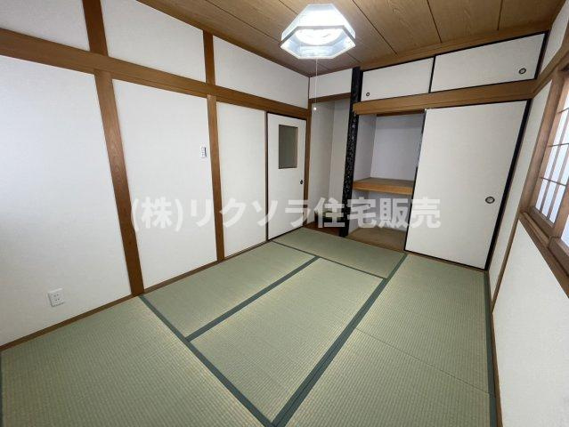 三矢町　中古一戸建ての和室|和室6.0帖
■物件内覧・資金計画相談・住宅ローン相談、リフォーム相談、お問合せ受付中■
※当日・翌日のご内覧、ご相談はお電話でのお問合せがスムーズです！