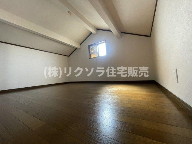 三矢町　中古一戸建ての収納|洋室4.5帖内　ロフト収納
■物件内覧・資金計画相談・住宅ローン相談、リフォーム相談、お問合せ受付中■
※当日・翌日のご内覧、ご相談はお電話でのお問合せがスムーズです！