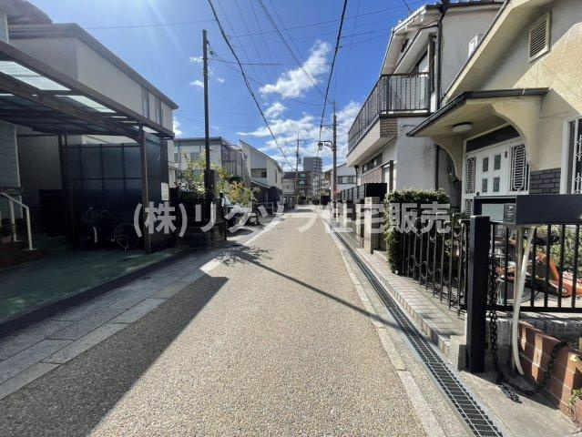 三矢町　中古一戸建ての前面道路含む現地写真|■物件内覧・資金計画相談・住宅ローン相談、リフォーム相談、お問合せ受付中■
※当日・翌日のご内覧、ご相談はお電話でのお問合せがスムーズです！