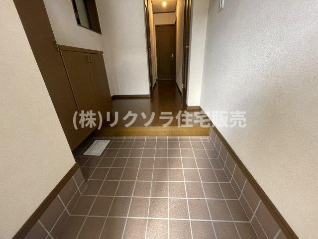 三矢町　中古一戸建ての内装|玄関内部
■物件内覧・資金計画相談・住宅ローン相談、リフォーム相談、お問合せ受付中■
※当日・翌日のご内覧、ご相談はお電話でのお問合せがスムーズです！