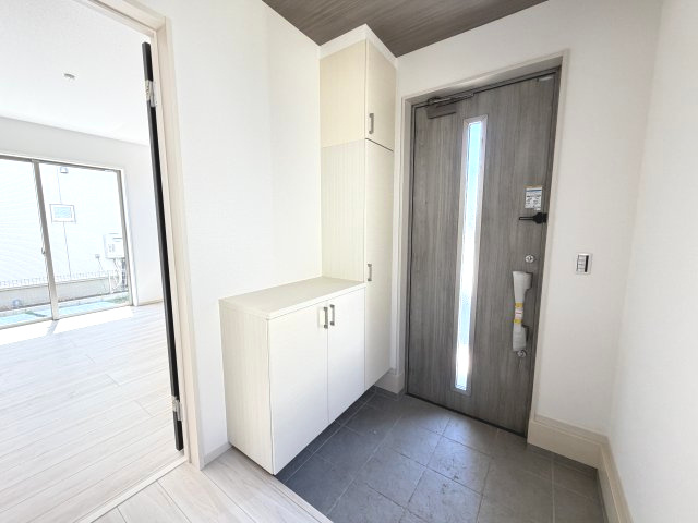 アーバンスタイル前橋市北代田町2期　1号棟の玄関|玄関にもたっぷり収納ついてます！