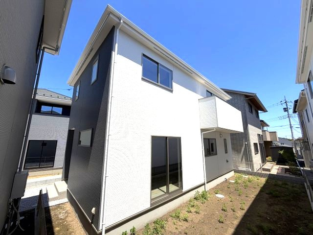 アーバンスタイル前橋市北代田町2期　1号棟の庭|ちょっとした南庭付きなのでガーデニングも楽しめます☆