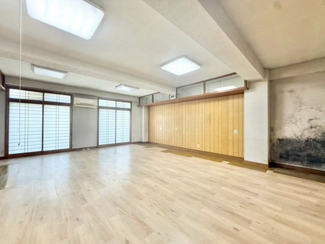 甲山グリーンハイツの居間・リビング|■現状写真（リフォーム渡し）
ご自宅から現地まで、当社スタッフがお車にて「送り迎え」も可能です！お気軽にお問い合わせください！