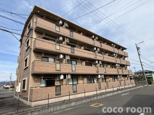 リヴエターナルの外観