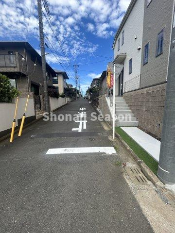 【現地画像あり】海老名市国分寺台4丁目　全2棟　A号棟の前面道路含む現地写真