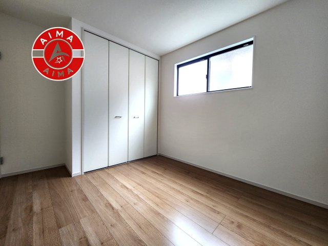 福岡市城南区東油山1丁目第1-2棟（1号棟）の子供部屋|柔らかい陽光が差し込む明るいお部屋を演出する設計。彩光の取れる窓が気持ちの良いお部屋を創り上げます。