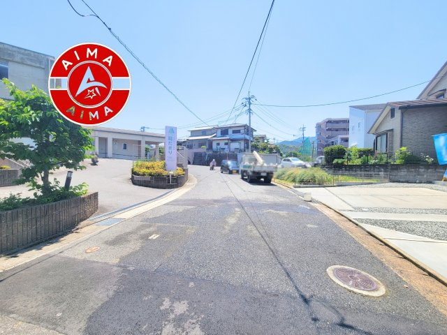 福岡市城南区東油山1丁目第1-2棟（1号棟）の外観|前面道路含む現地の写真です。