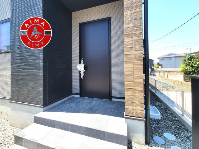 福岡市城南区東油山1丁目第1-2棟（2号棟）の玄関|おでかけの時も帰った時も、「我が家」を最初に感じでもらえる素敵な空間に。