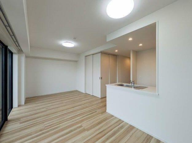 グランカーサ川口青木町公園の居間・リビング