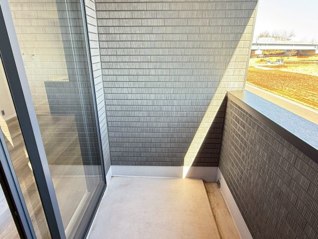 川越的場　新築一戸建てのバルコニー|開放的で明るい空間を演出してくれるバルコニーです