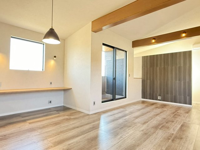 川越的場　新築一戸建ての居間・リビング|ゆったりとした居間です