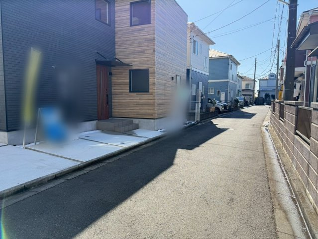川越的場　新築一戸建ての前面道路含む現地写真|前面道路含む現地写真です