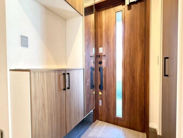 川越的場　新築一戸建ての玄関|きれいな玄関です