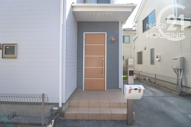 【玄関】 | 羽村市神明台2丁目　中古戸建 | 毎日通る玄関はこちらです